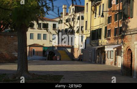 Venedig, Italien - 04. September 2018: Hauptplatz und Apartments`s Jüdischen Ghetto oder Campo del Ghetto Novo in Venedig Stockfoto